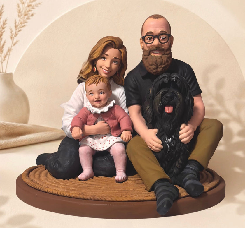 Figura personalizada de una familia con bebé y perro creada por TAPNU